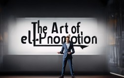 AI时代，推销自己如何避免沦为人设泡沫？