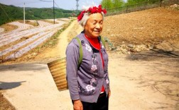 奶奶背筐买手机，为何引发时代思考？