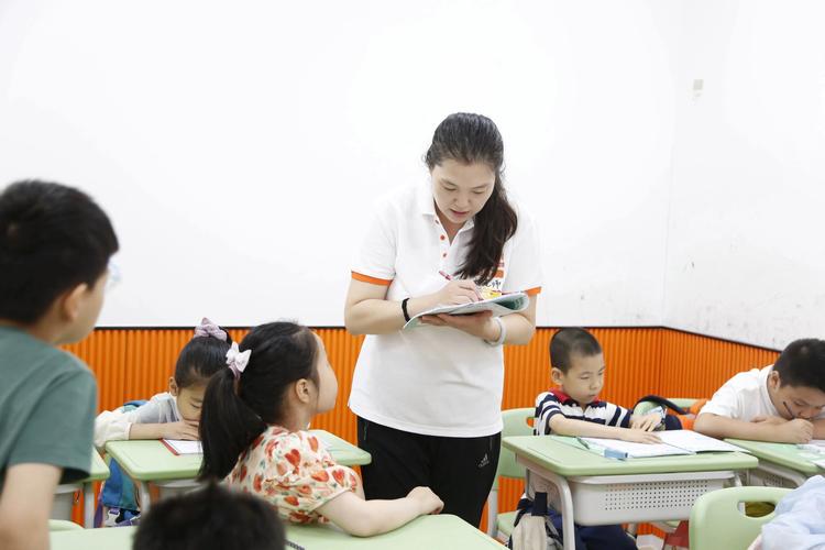 放学晚辅导，是减负还是增负？-图1