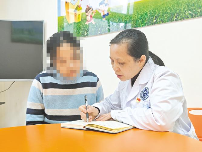 高校心理健康辅导员如何有效识别学生心理问题？-图3