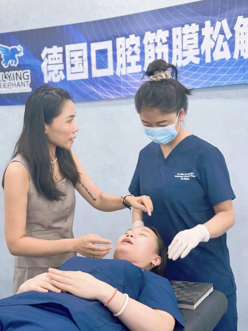 口腔助理实践技能辅导，如何高效提升操作能力？-图2