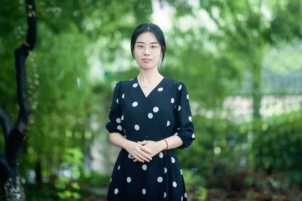 南京辅导员日常如何平衡工作与育人责任？-图3