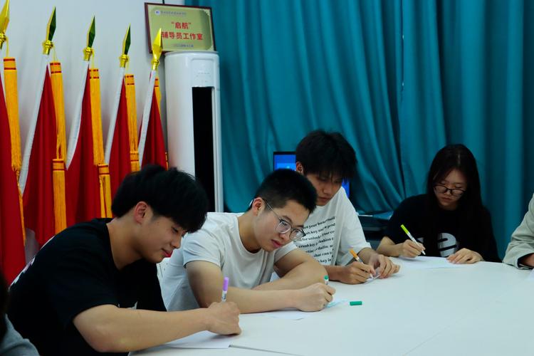 辅导员工作室活动如何提升育人实效？-图3