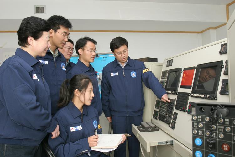 先进科技辅导员如何赋能教育创新？-图2