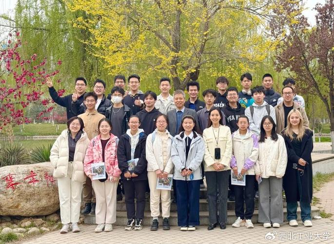 大学的辅导员和班主任-图3 大学的辅导员和班主任-图3