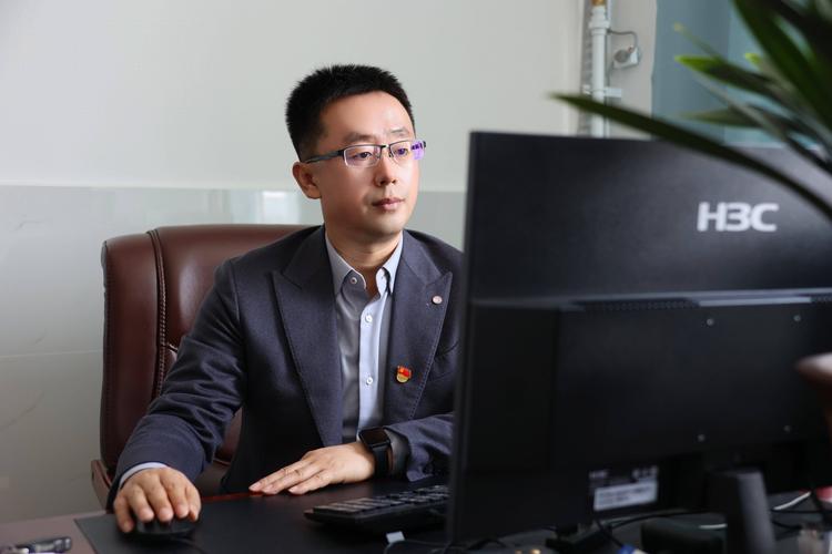 暑假辅导班校长，如何破解招生与运营难题？-图1