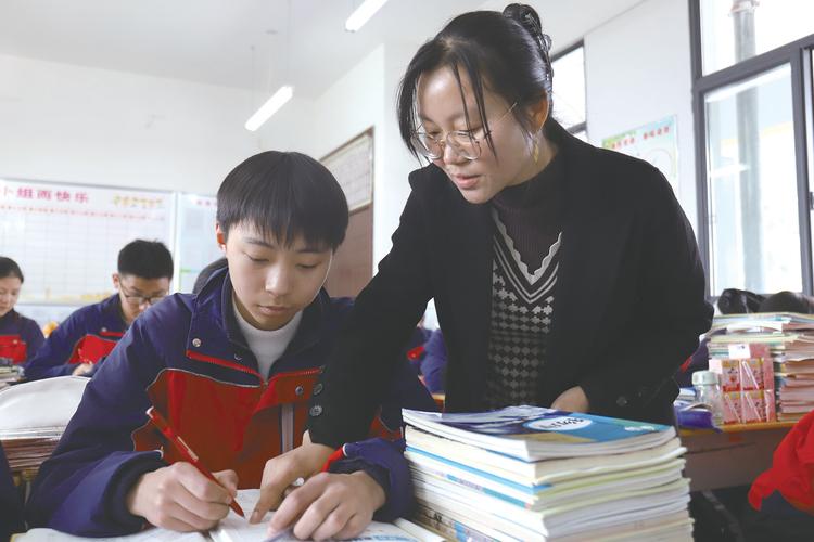 辅导员为何总喊辛苦?-图1 辅导员为何总喊辛苦?-图1