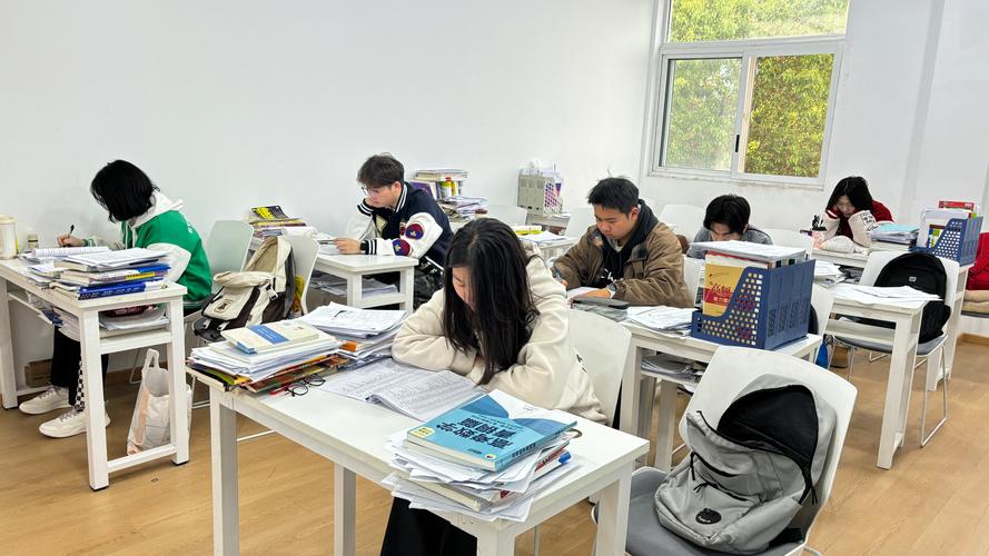 合肥初中辅导哪家强?效果如何收费?-图1 合肥初中辅导哪家强?效果如何收费?-图1