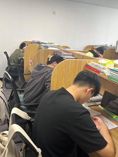 考研辅导班真能保证上岸吗?选择时该避开哪些坑?-图3 考研辅导班真能保证上岸吗?选择时该避开哪些坑?-图3