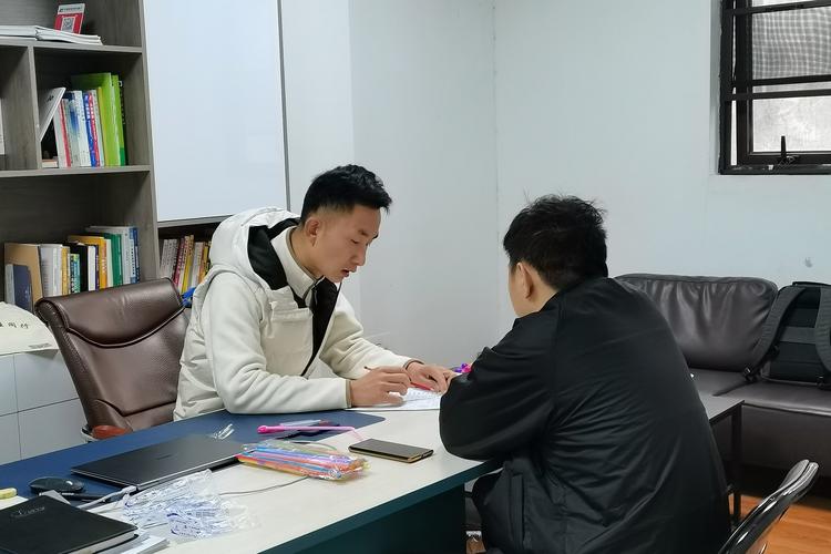 辅导员入职考察应重点关注哪些核心能力？-图1