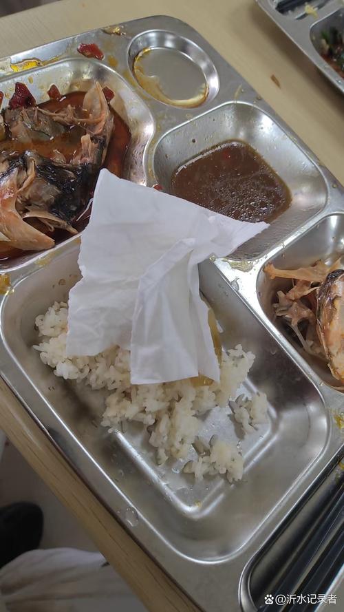 打包剩菜，服务员该不该主动？-图1