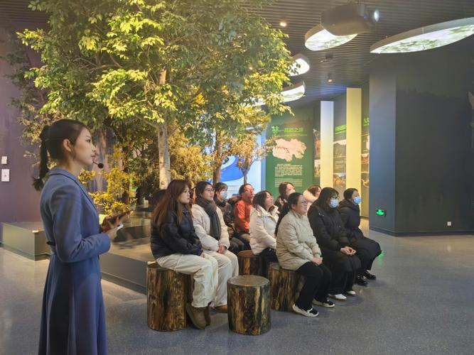 科技馆辅导员如何点燃孩子的科学梦想？-图2