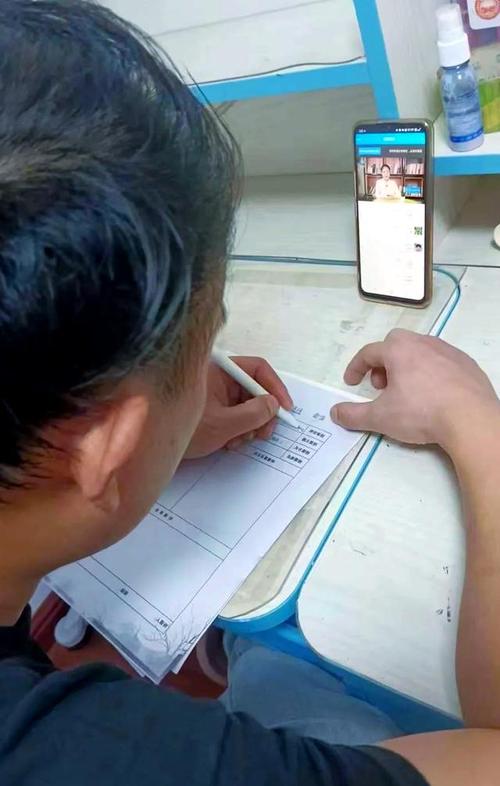 辅导员如何应对学生网瘾问题?-图1 辅导员如何应对学生网瘾问题?-图1