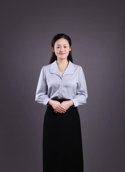 面试穿什么？辅导员面试服装怎么选？-图1